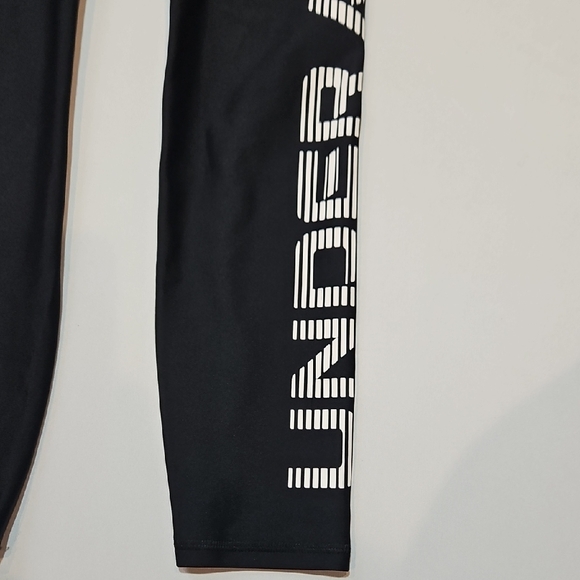 Under Armour UA Black and White Leggings Stretch Comfy - Picture 2 of 6